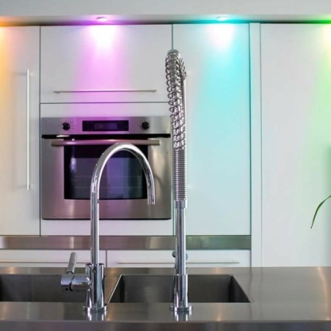 Grundig zestaw 4 lamp LED - praktyczne światło do szafek, garażu i tarasu