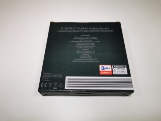 Cyfrowy zegar radiowy biały kwadratowy - automatyczna zmiana czasu, alarmy, temperatura, 7 języków