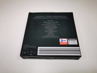 Cyfrowy zegar radiowy czarny kwadratowy - automatyczna zmiana czasu, alarmy, temperatura, 7 języków