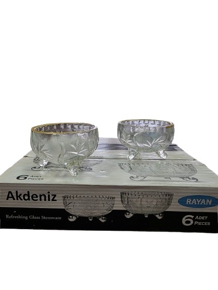 Komplet 6 szklanych miseczek, złote wykończenie, na nóżkach, średnica 8 cm