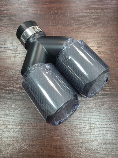 Końcówki wydechowe 63 mm podwójne - włókno węglowe