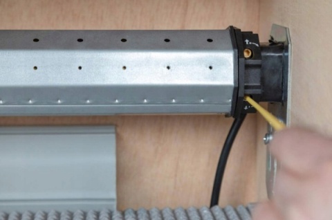 Schellenberg 20640 - silnik rurowy do rolet, Ø35 mm, udźwig do 15 kg, cichy i energooszczędny